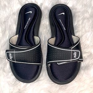 Nike Slides with comfort Footbed